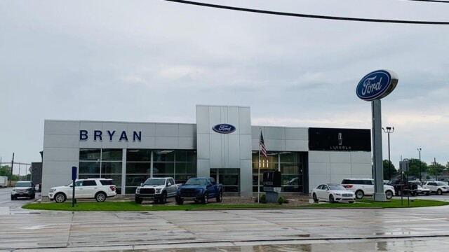 Ford Dealer Building in Defiance, Ohio | McDonald's Design Build