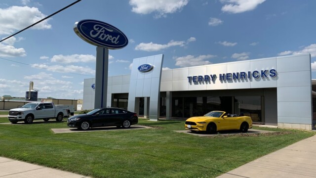 Ford Dealer Building in Defiance, Ohio | McDonald's Design Build